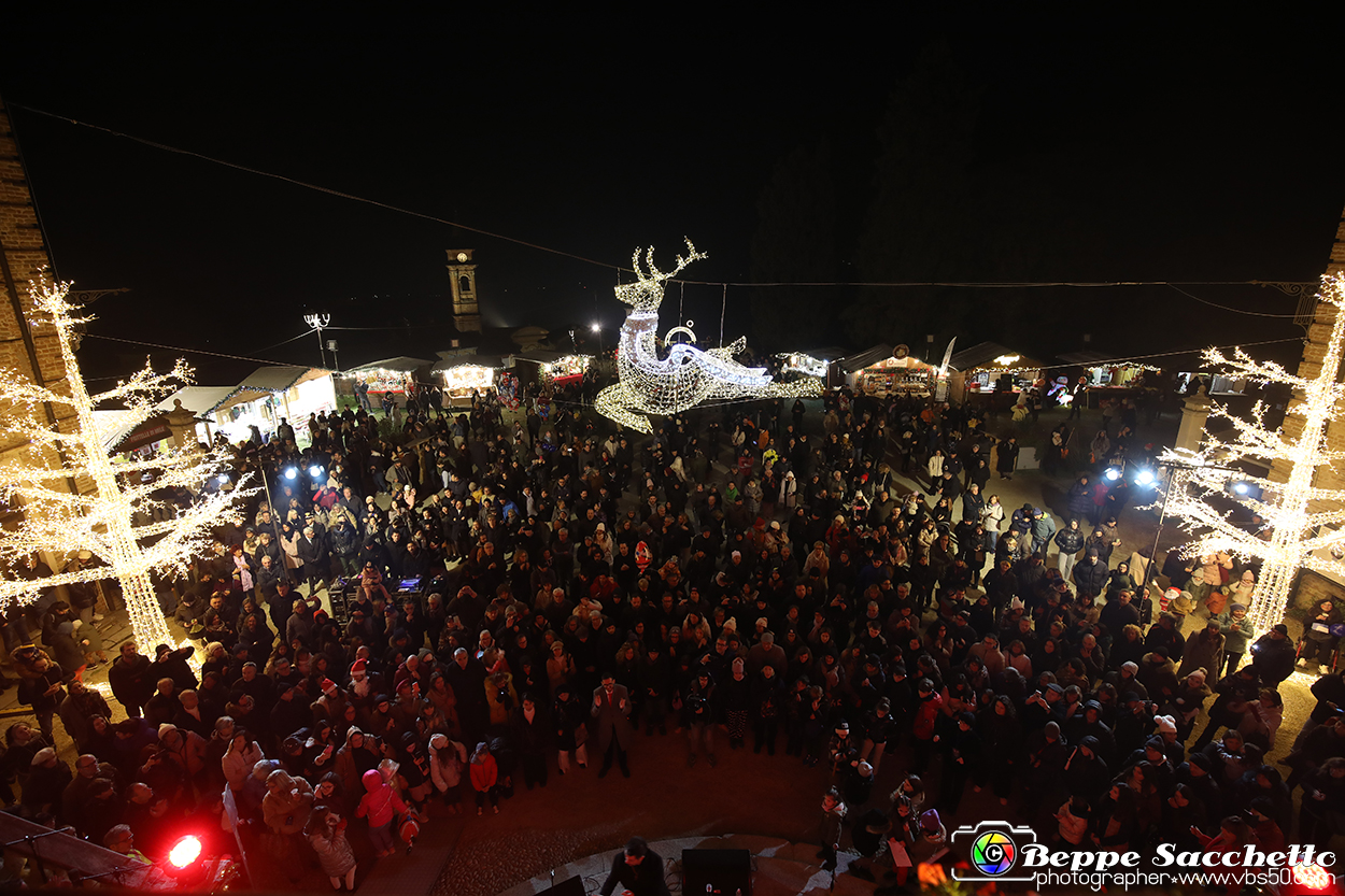 VBS_4465 -  Il Magico Paese di Natale 2024 - Spettacolo di Inaugurazione a Govone.jpg